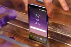 Galaxy S8 under fire for reddish display panel