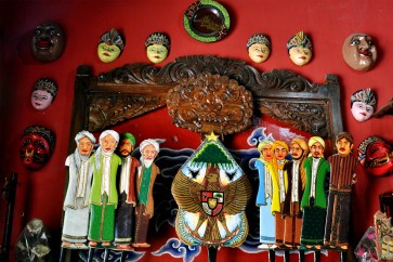 Wayang klitik serves to spread Islamic teachings