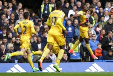 Twist in EPL title race as Chelsea loses at home 