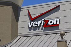 Verizon to take 'Oath' as new company to run Yahoo, AOL 