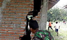 Fresh cracks in soil, houses in Ponorogo spreads fear among villagers 