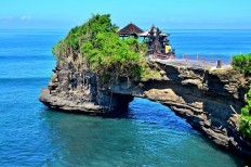 Tourists flock to Bali after ban lifted