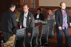 Former KPK officials urge better  protection for graft busters