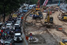 Construction worker falls to his death in South Jakarta