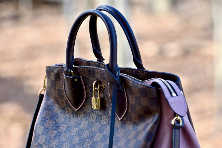 Used Louis Vuitton Bags Propel Pawn-Shop Startup to IPO - Bloomberg