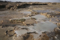 Scientists seek holy grail of climate change in Oman's hills 