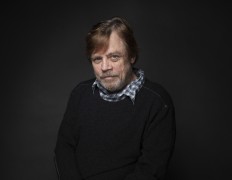 Mark Hamill says he'd like to play George Lucas in a movie 