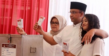 Jakarta election proceeds smoothly, peacefully