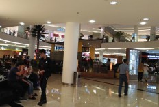 Election holiday means family time for Jakartans