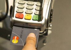 Banks to phase out magnetic strip cards by 2022