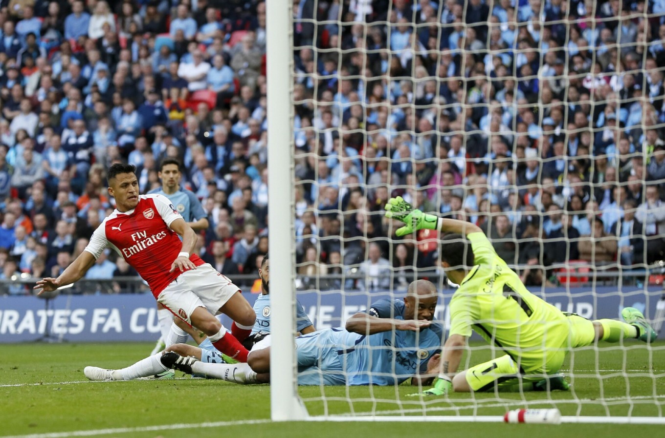 Sanchez Sends Arsenal Into Fa Cup Final With Win Over City World The Jakarta Post