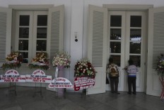 Acting governor to continue Ahok’s morning routine of welcoming residents 