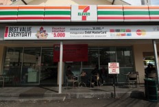 7-Eleven sold as business declines