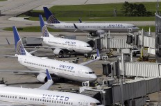 United raising limit on payments to bumped flyers to $10,000