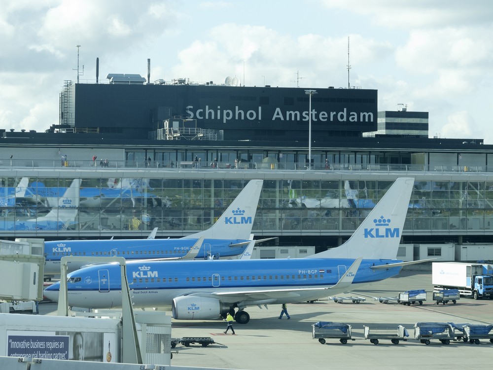 what is the uber rate from amsterdam airport to city center?