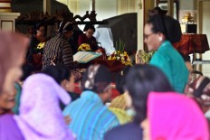 The audience watches the macapat competition at Pakualaman royal court, Yogyakarta. JP/Aditya Sagita