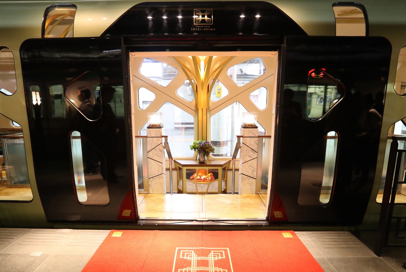 All Aboard Luxury Japanese Train Has Bath And Fireplace