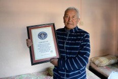 85-year-old Everest record seeker died of altitude sickness