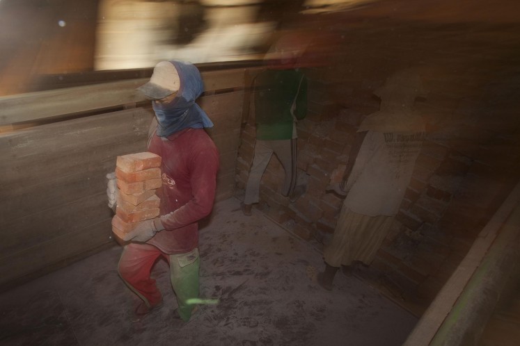 Trowulan brick producers struggle against technology and regulations