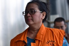 KPK hands over dossier on Miryam to prosecutors