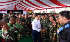 Jokowi observes massive TNI exercise near S. China Sea