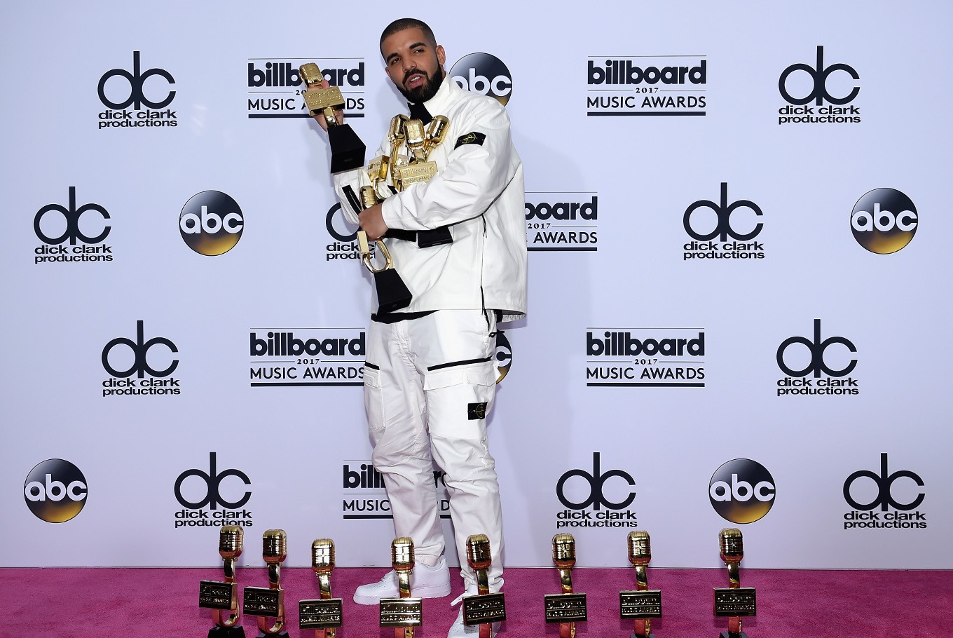 Drake breaks record with 13 honors at Billboard Music Awards