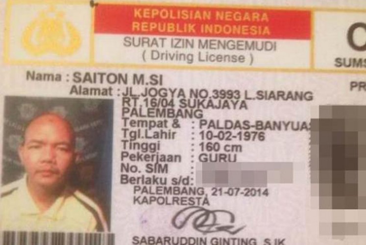 Saitoni is a teacher living in Palembang, South Sumatra. 