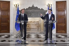 Eurozone fails to reach Greece debt deal amid IMF row 