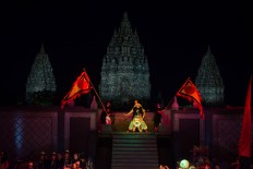 Surakarta holds opera to welcome home Lebaran travelers