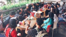 Street musicians battle for space at establishments