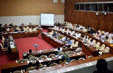 Lawmakers discuss the election bill at the House of Representatives in Jakarta in this May 2019 photo.