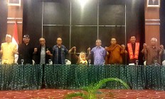 Former first lady calls for fight against intolerance