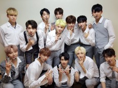 Seventeen sets record sales of new album