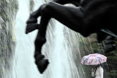 Violent storm kills 13 in Moscow area