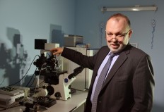 Ukraine doctor pioneering 'three-parent' babies