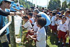 Southeast Asian volunteers build clean water, sanitation facilities in E.Nusa Tenggara
