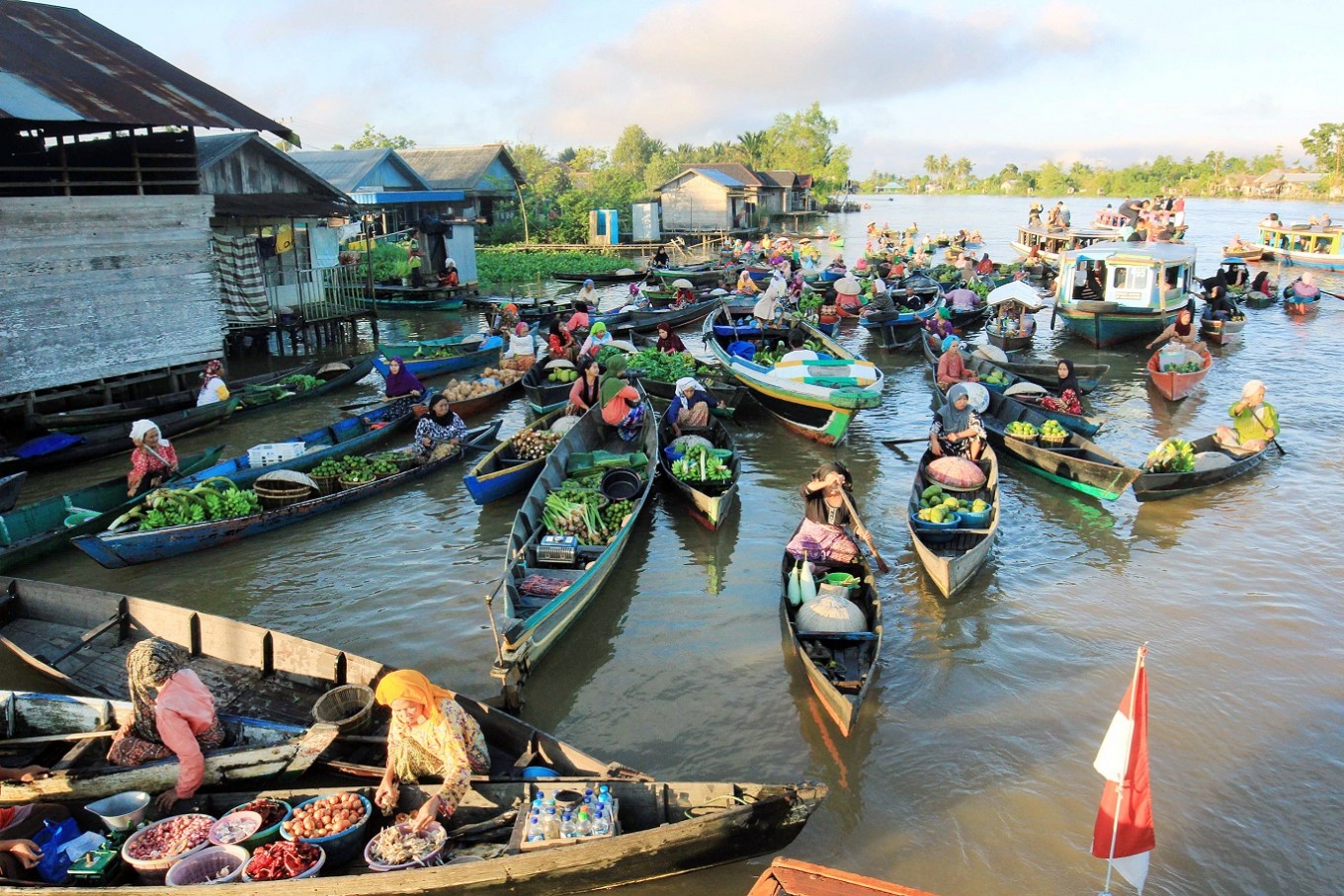Shop for exotic fruits at the Lok Baintan Floating Market | Best Things To Do In Banjarmasin