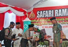 National Police chief meets noted clerics during Ramadhan tour