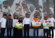 Government distributes farmer cards to buy fertilizers in East Java