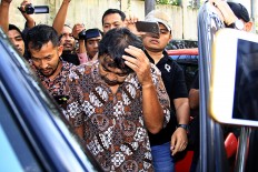 Bribery suspects to be tried in Bengkulu