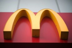 McDonald's to test veggie burger in Canada