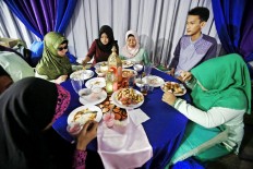 Everyone named Bambang invited for 'iftar' today