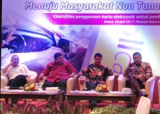 Banks to charge fees for cashless toll road system