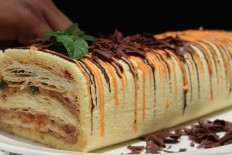 COMMENTARY: Forecasting the future of local celebrities' cake shops