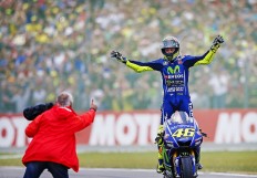 MotoGP: Rossi king in Assen, Vinales crashes out
