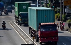 Truck drivers protest plans for stricter load restriction policy