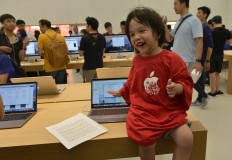 Apple opens first store in Taiwan