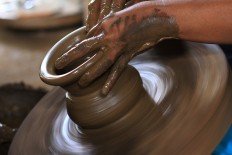 Klaten’s unique pottery technique spins on