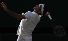 Federer on verge of Wimbledon immortality