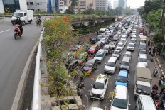 Jakartans find it hard to breathe